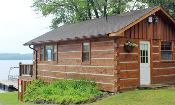  Cottage by the lake