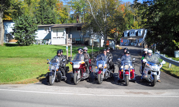 Group of motorcyclist in front of Lakeview Motel