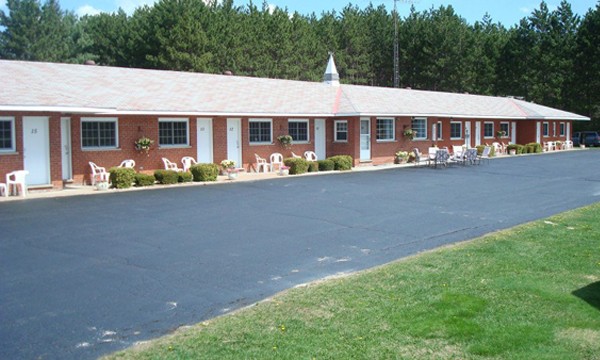  motel exterior