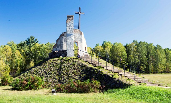  Polish Monument